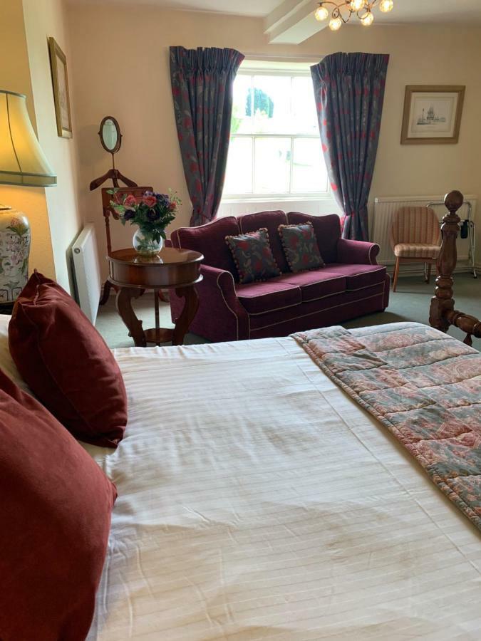 Vilka \u00E4r de b\u00E4sta hotellen i n\u00E4rheten av Grimsthorpe Castle? Bourne Exteriör bild